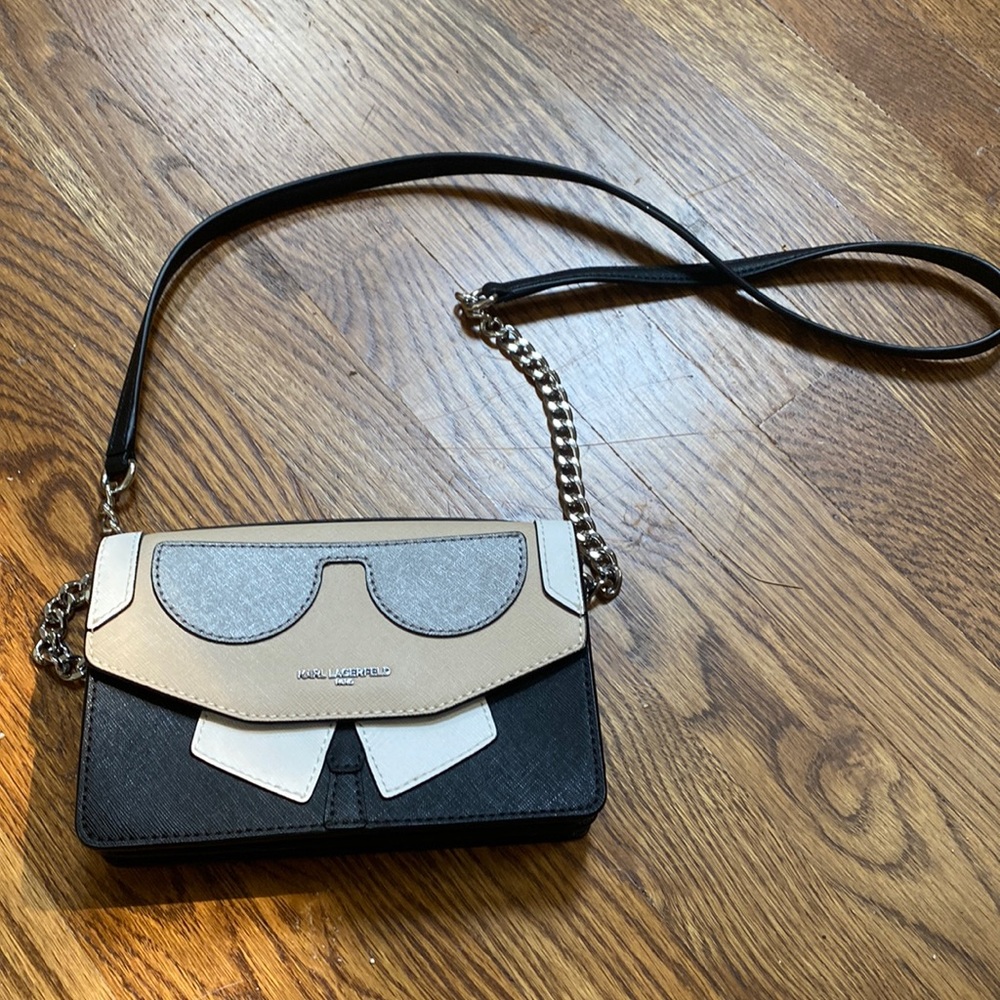 Great crossbody that goes with everything